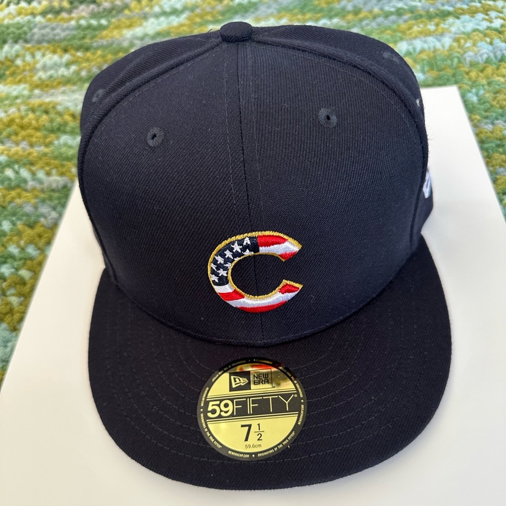 Chicago Cubs 2018 4th of July 59/50 Fitted Baseball Cap size 7 1/2